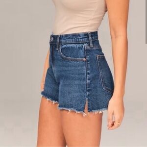Abercrombie & Fitch The Mom Short High Rise